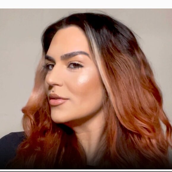 Anastasia - Stick Highlighter, Light Gold - Picture 5 of 9